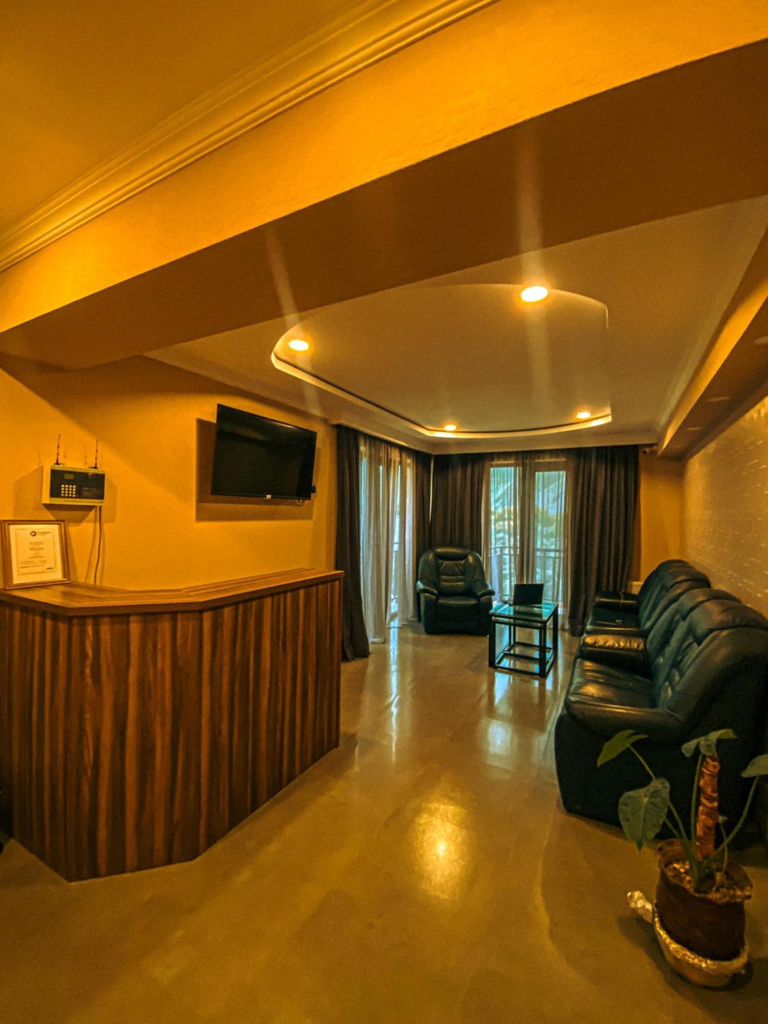 Hotel Gold Kazbegi Bagian luar foto