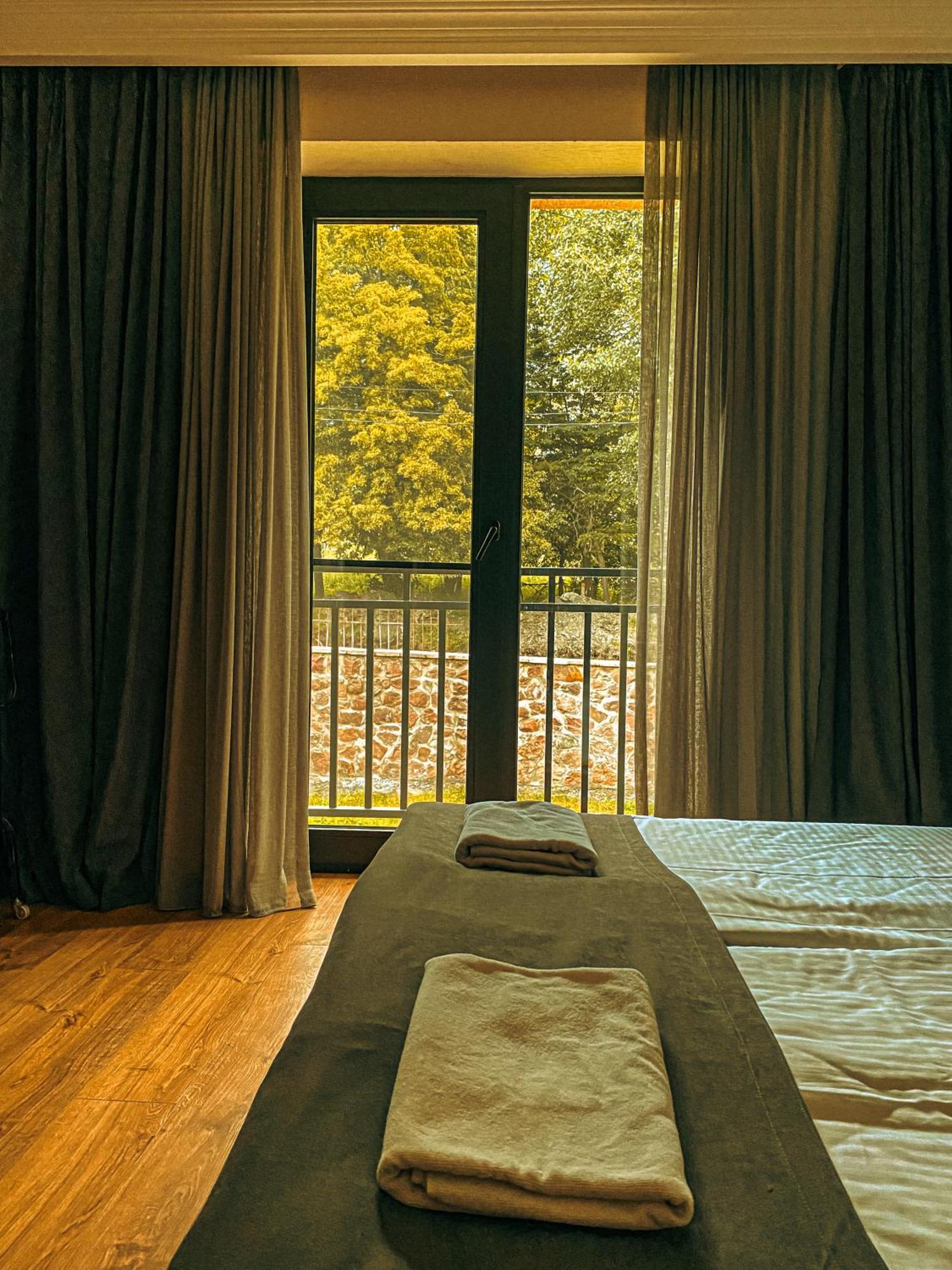 Hotel Gold Kazbegi Bagian luar foto