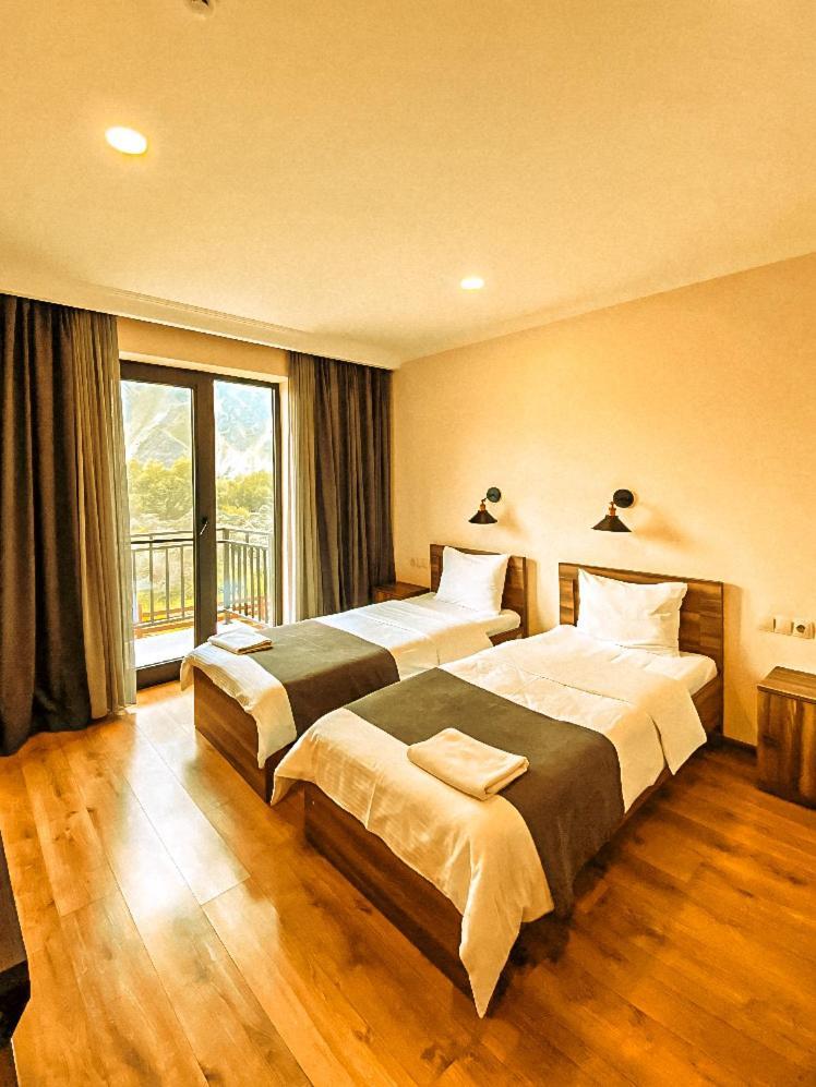 Hotel Gold Kazbegi Bagian luar foto